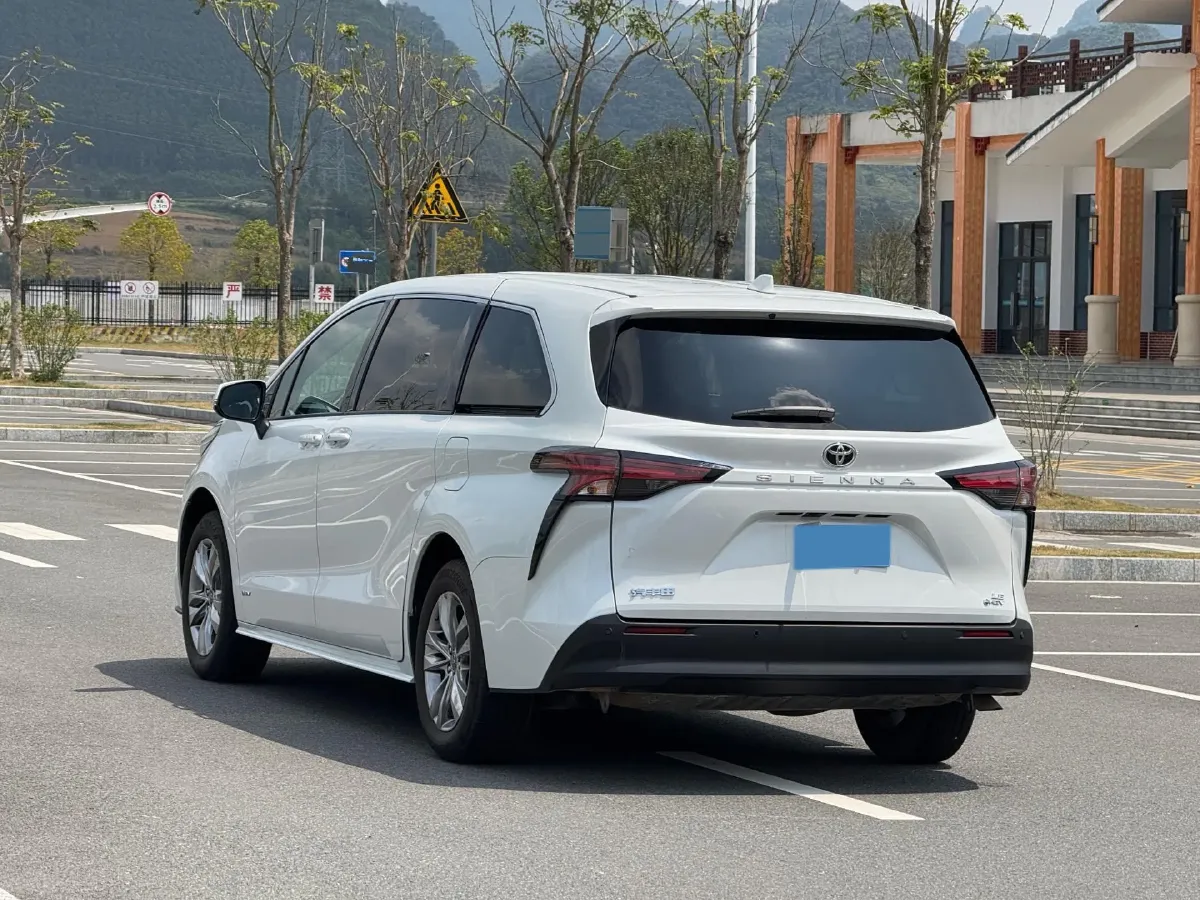 2024 Toyota Sienna 2.5L 189HP L4 E-CVT Hybrid,autocango,china used car exporter,china ev exporter,chinese used car exporter,chinese used ev exporter