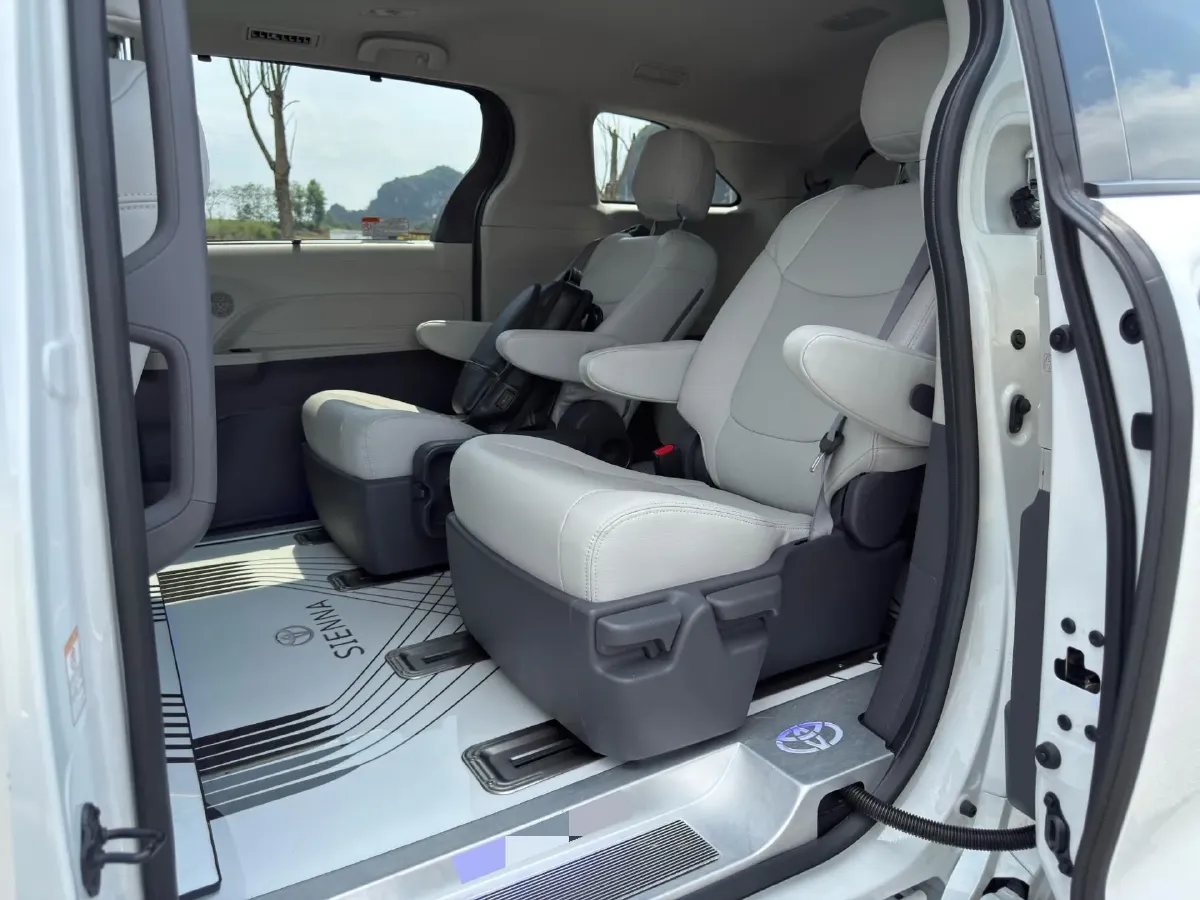 2024 Toyota Sienna 2.5L 189HP L4 E-CVT Hybrid,autocango,china used car exporter,china ev exporter,chinese used car exporter,chinese used ev exporter