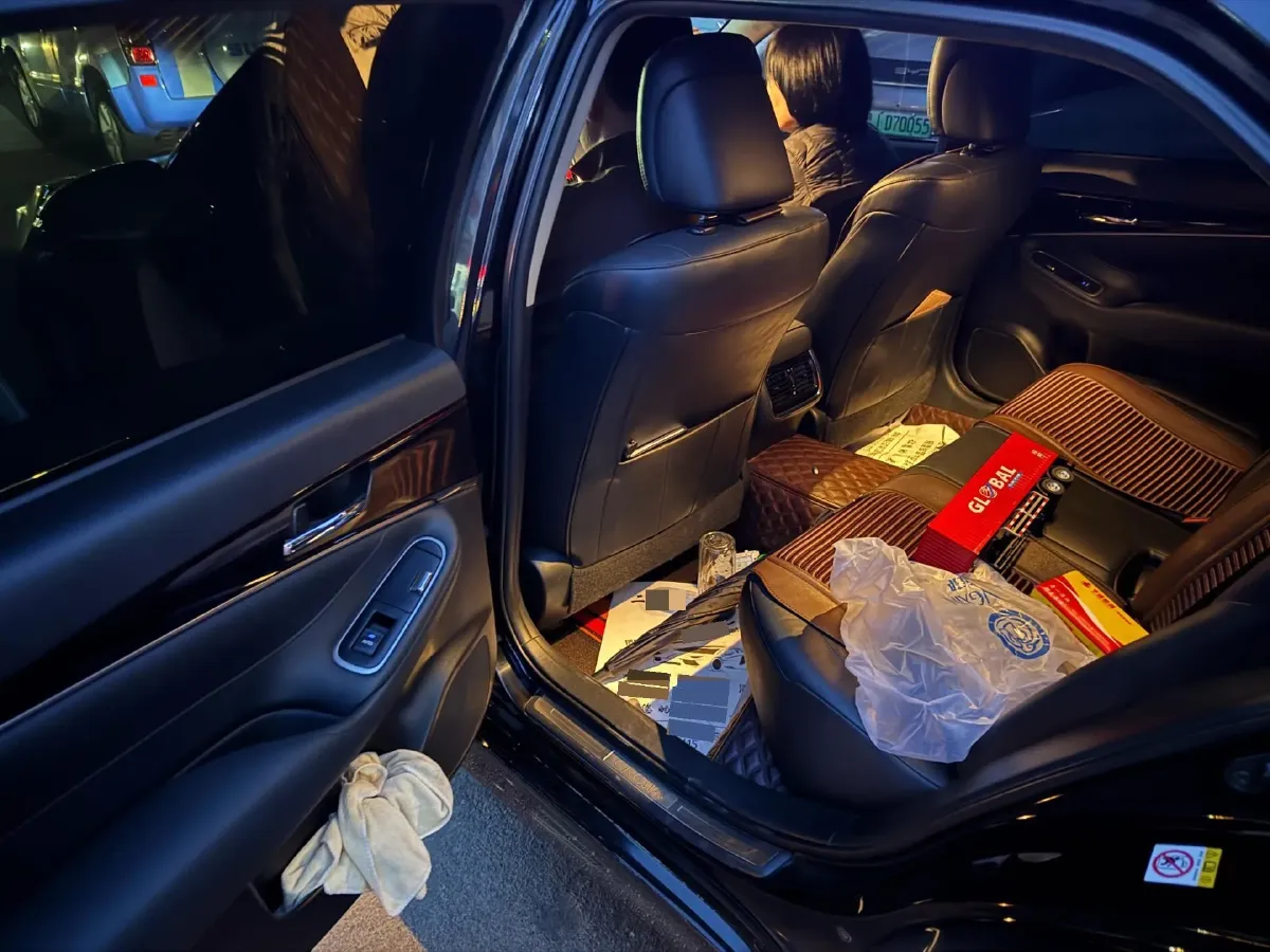 2015 Toyota Crown 2.0T 235HP L4 8AT,autocango,china used car exporter,china ev exporter,chinese used car exporter,chinese used ev exporter