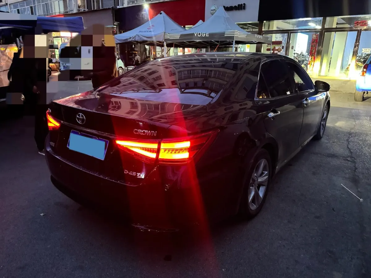 2015 Toyota Crown 2.0T 235HP L4 8AT,autocango,china used car exporter,china ev exporter,chinese used car exporter,chinese used ev exporter