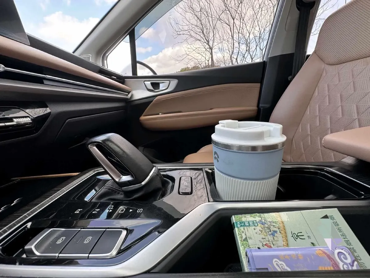 2023 WuLing JiaChen 2.0L 136HP L4 1DHT Hybrid,autocango,china used car exporter,china ev exporter,chinese used car exporter,chinese used ev exporter