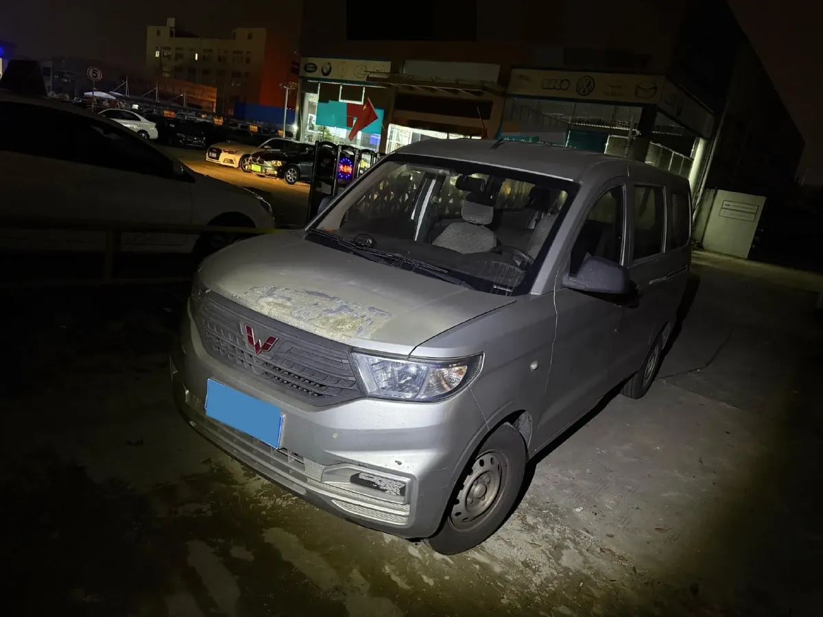 2019 WuLing HongGuang V 1.5L 99HP L4 6MT,autocango,china used car exporter,china ev exporter,chinese used car exporter,chinese used ev exporter