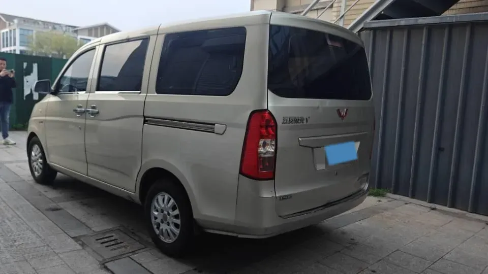 2016 WuLing RongGuang V 1.5L 112HP L4 5MT,autocango,china used car exporter,china ev exporter,chinese used car exporter,chinese used ev exporter