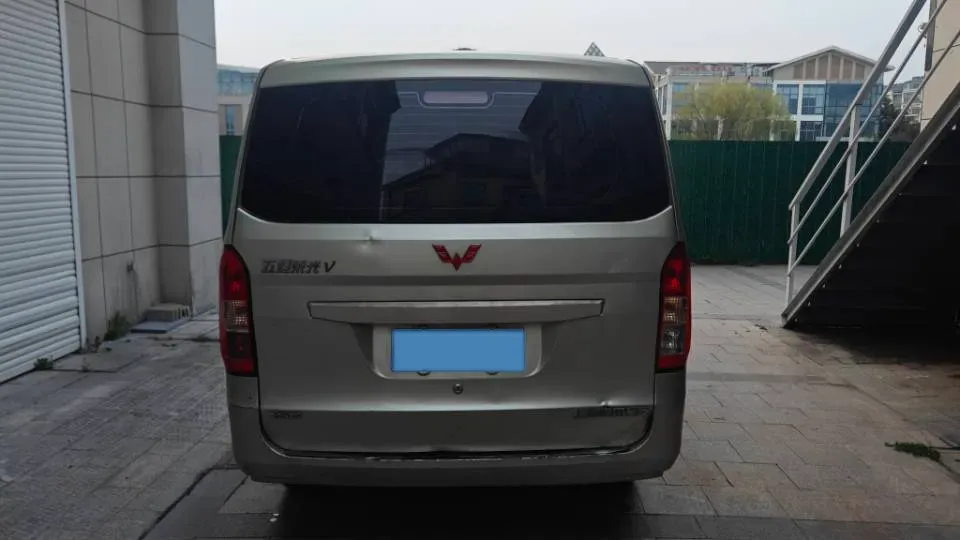 2016 WuLing RongGuang V 1.5L 112HP L4 5MT,autocango,china used car exporter,china ev exporter,chinese used car exporter,chinese used ev exporter