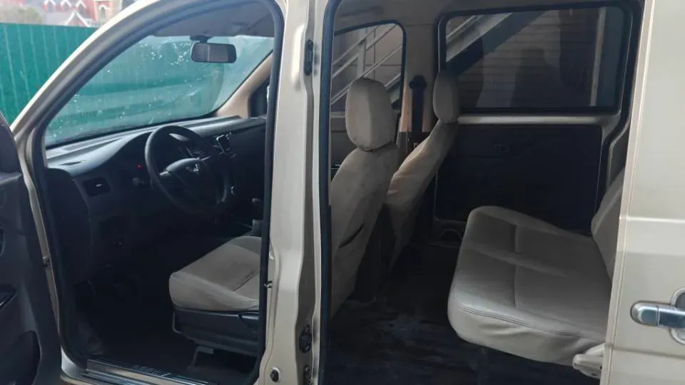 2016 WuLing RongGuang V 1.5L 112HP L4 5MT,autocango,china used car exporter,china ev exporter,chinese used car exporter,chinese used ev exporter