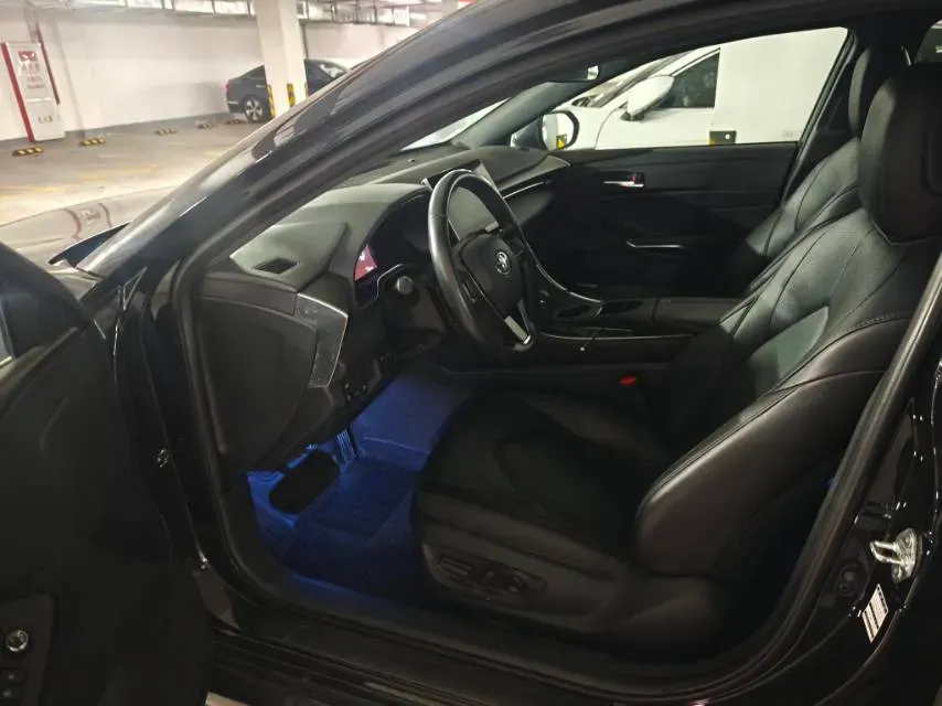 2022 Toyota Avalon 2.5L 209HP L4 8AT,autocango,china used car exporter,china ev exporter,chinese used car exporter,chinese used ev exporter