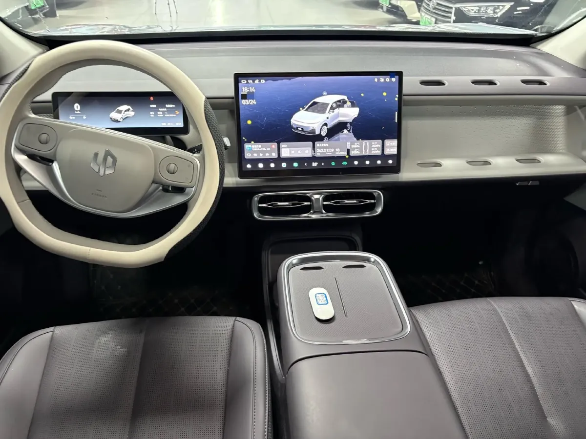 2025 Leapmotor B10 BEV 56.2KWH,autocango,china used car exporter,china ev exporter,chinese used car exporter,chinese used ev exporter