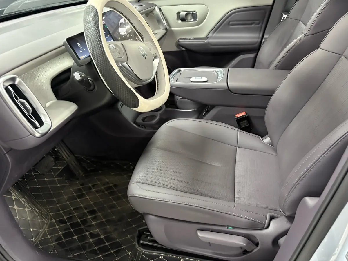 2025 Leapmotor B10 BEV 56.2KWH,autocango,china used car exporter,china ev exporter,chinese used car exporter,chinese used ev exporter