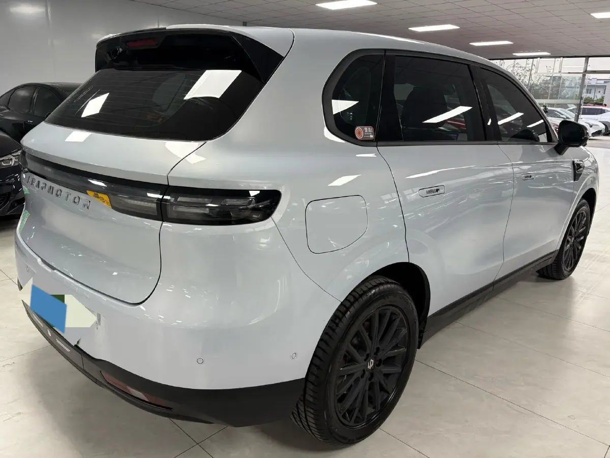 2025 Leapmotor B10 BEV 56.2KWH,autocango,china used car exporter,china ev exporter,chinese used car exporter,chinese used ev exporter