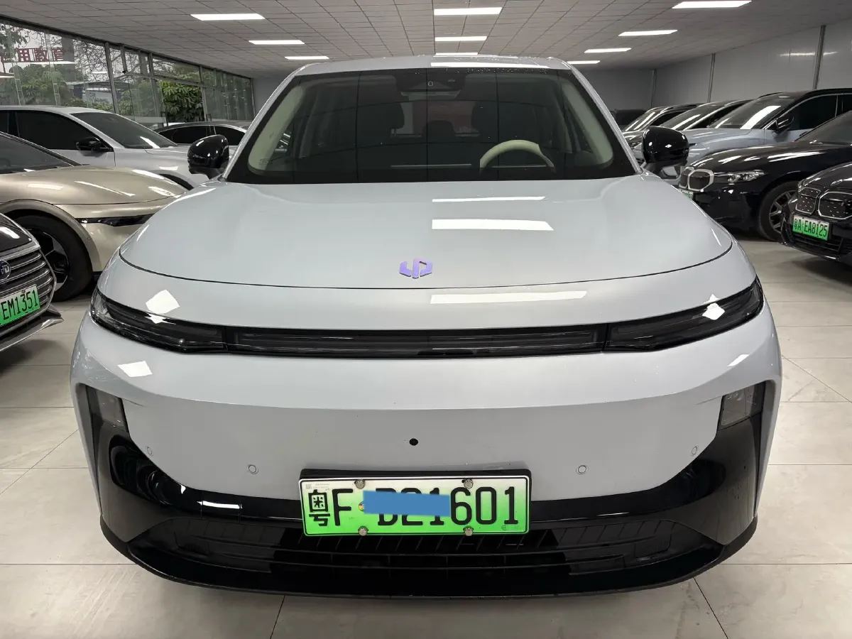 2025 Leapmotor B10 BEV 56.2KWH,autocango,china used car exporter,china ev exporter,chinese used car exporter,chinese used ev exporter