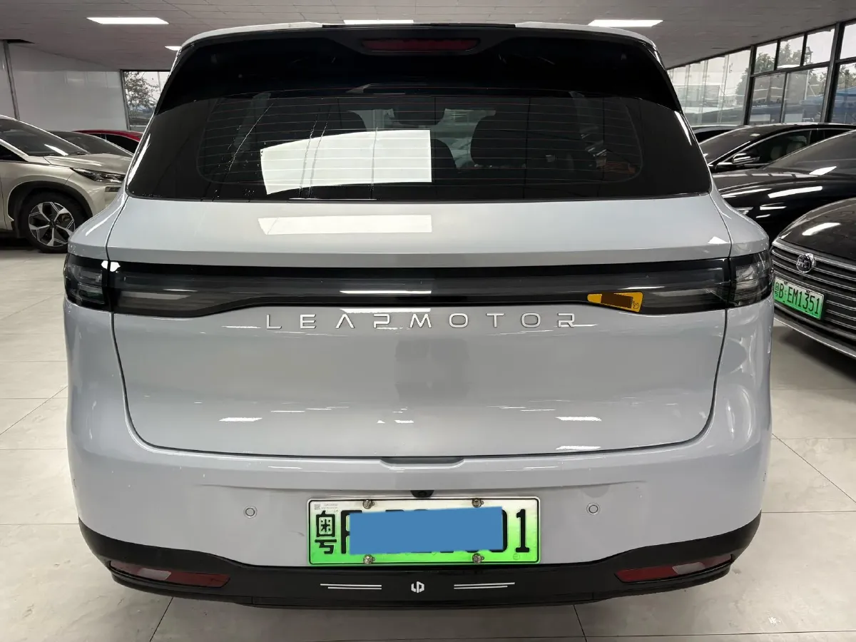 2025 Leapmotor B10 BEV 56.2KWH,autocango,china used car exporter,china ev exporter,chinese used car exporter,chinese used ev exporter