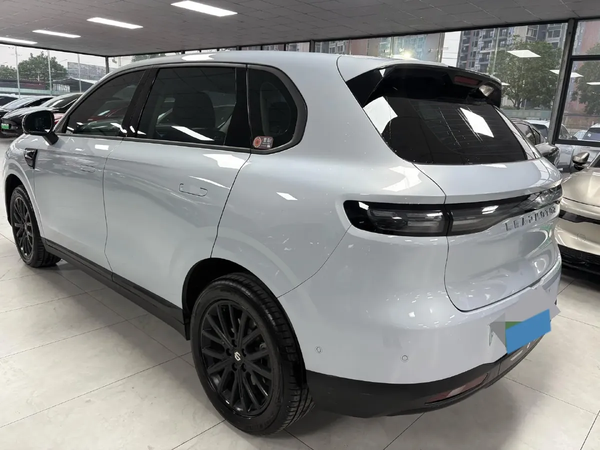2025 Leapmotor B10 BEV 56.2KWH,autocango,china used car exporter,china ev exporter,chinese used car exporter,chinese used ev exporter