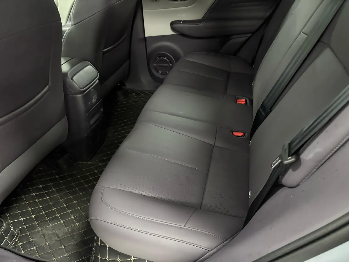 2025 Leapmotor B10 BEV 56.2KWH,autocango,china used car exporter,china ev exporter,chinese used car exporter,chinese used ev exporter