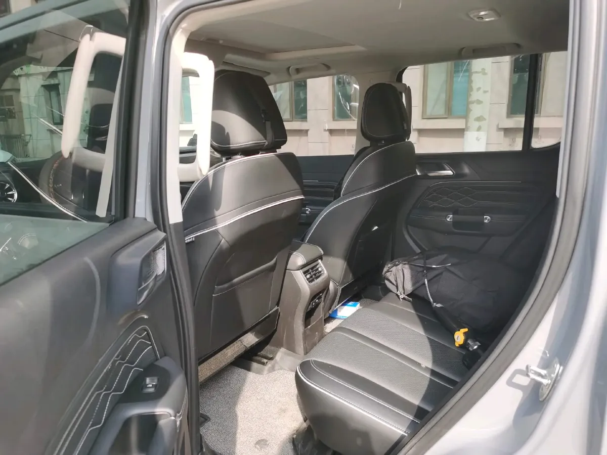 2023 Tank 300 2.0T 227HP L4 8AT,autocango,china used car exporter,china ev exporter,chinese used car exporter,chinese used ev exporter