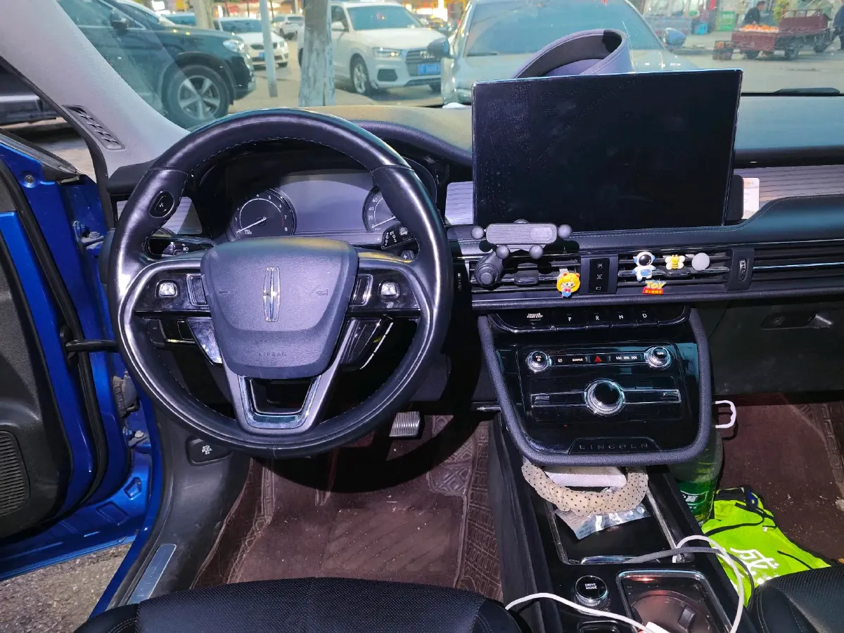 2021 Lincoln Corsair 2.0T 245HP L4 8AT,autocango,china used car exporter,china ev exporter,chinese used car exporter,chinese used ev exporter