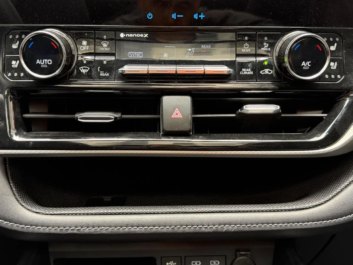 2022 Toyota Highlander 2.0T 248HP L4 8AT,autocango,china used car exporter,china ev exporter,chinese used car exporter,chinese used ev exporter