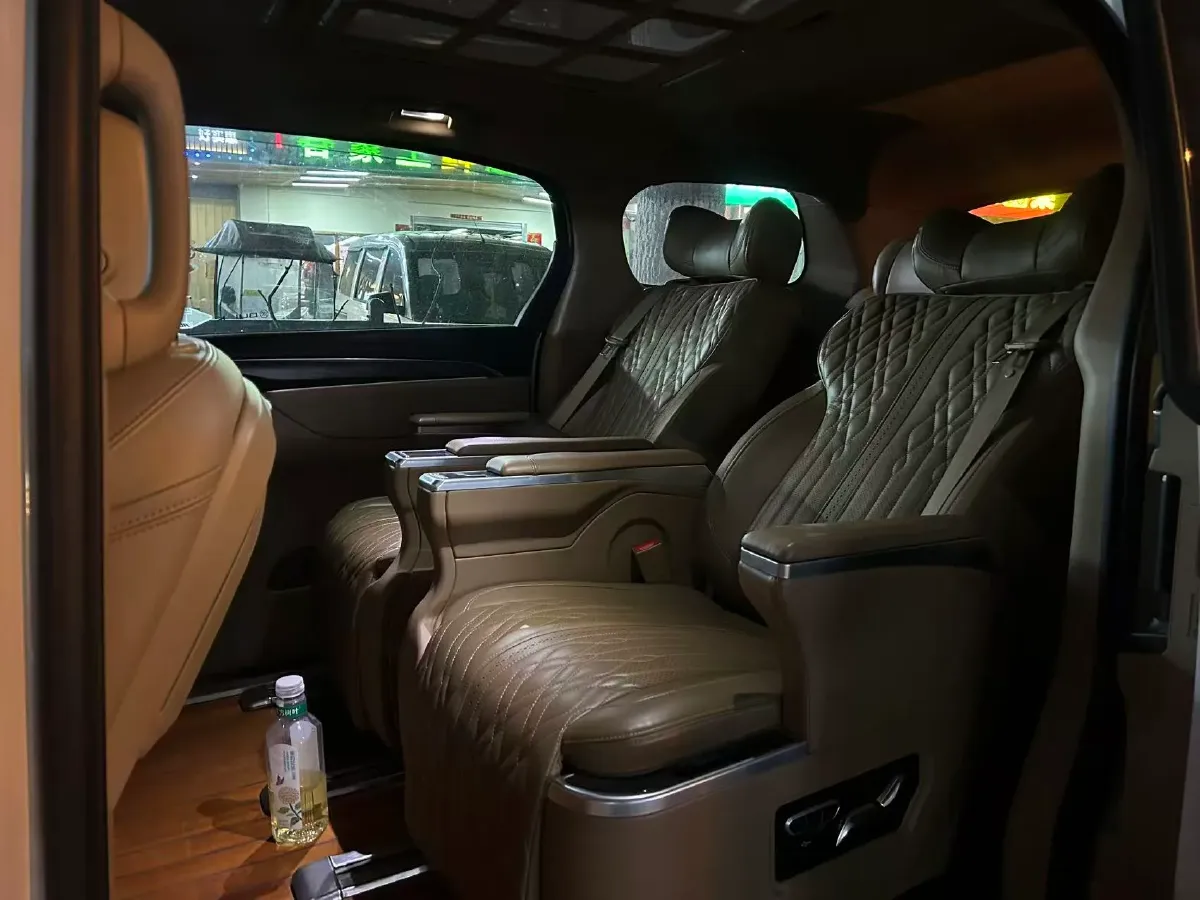 2021 Buick GL8 2.0T 237HP L4 9AT,autocango,china used car exporter,china ev exporter,chinese used car exporter,chinese used ev exporter