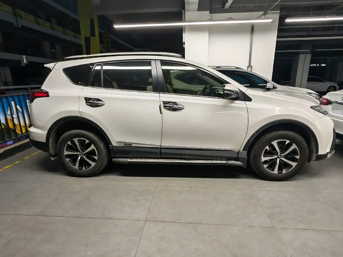 2018 Toyota RAV4 2.0L 151HP L4 CVT,autocango,china used car exporter,china ev exporter,chinese used car exporter,chinese used ev exporter