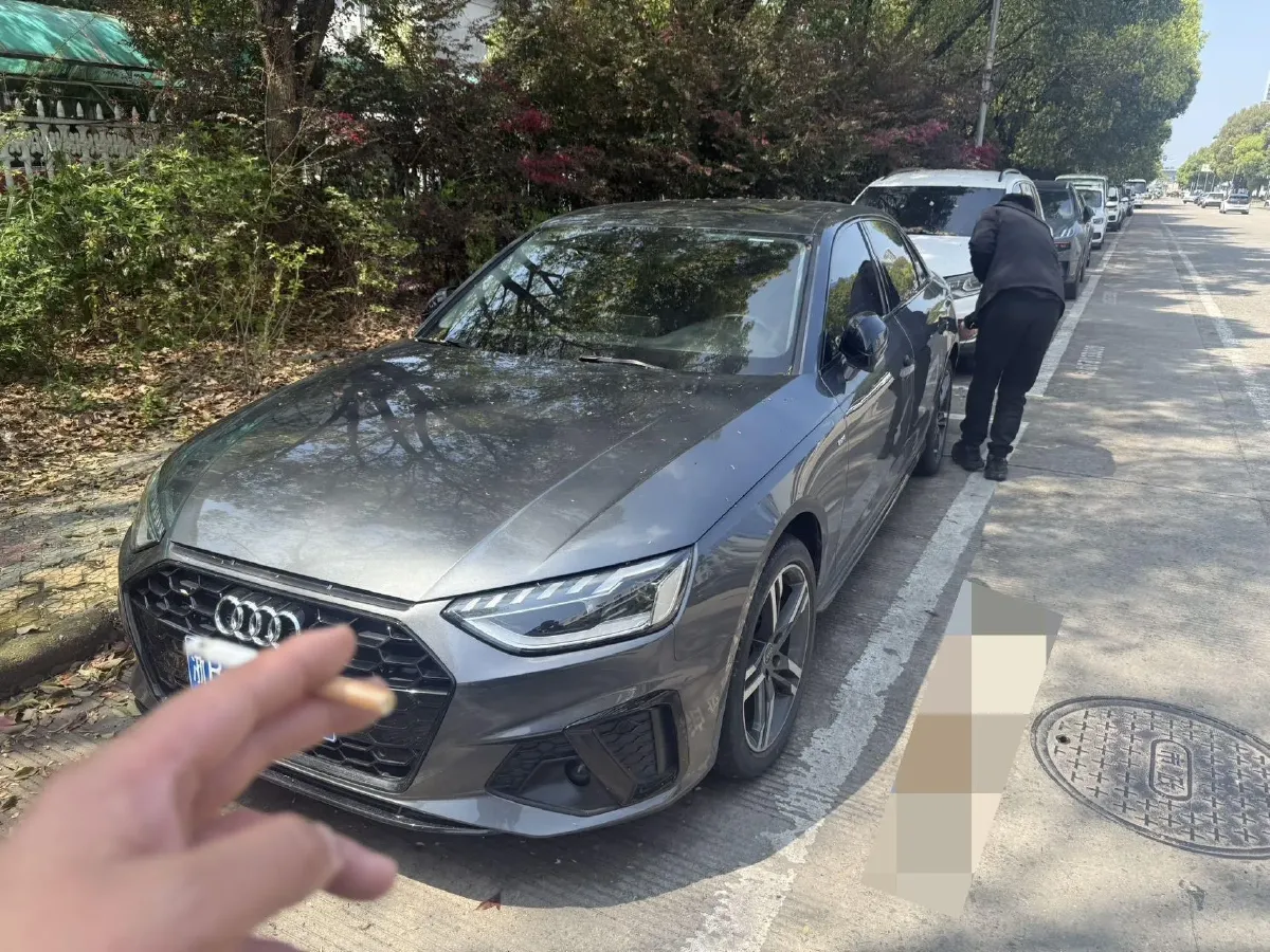 2022 Audi A4L 2.0T 190HP L4 7DCT,autocango,china used car exporter,china ev exporter,chinese used car exporter,chinese used ev exporter