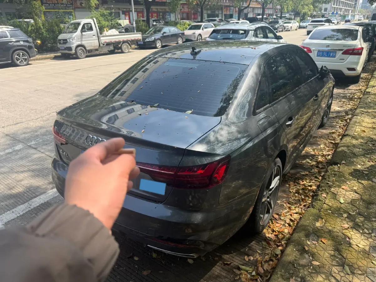 2022 Audi A4L 2.0T 190HP L4 7DCT,autocango,china used car exporter,china ev exporter,chinese used car exporter,chinese used ev exporter
