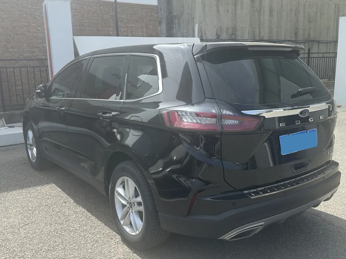 2021 Ford Edge 2.0T 245HP L4 8AT,autocango,china used car exporter,china ev exporter,chinese used car exporter,chinese used ev exporter