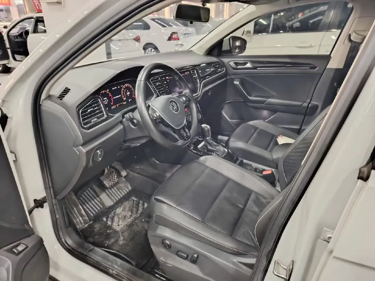 2021 Volkswagen T-Roc 1.4T 150HP L4 7DCT,autocango,china used car exporter,china ev exporter,chinese used car exporter,chinese used ev exporter