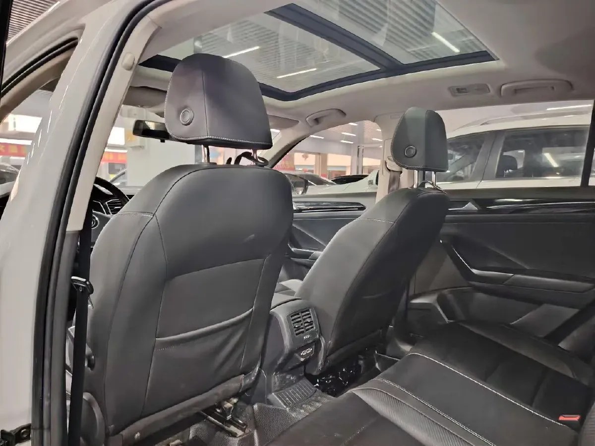 2021 Volkswagen T-Roc 1.4T 150HP L4 7DCT,autocango,china used car exporter,china ev exporter,chinese used car exporter,chinese used ev exporter