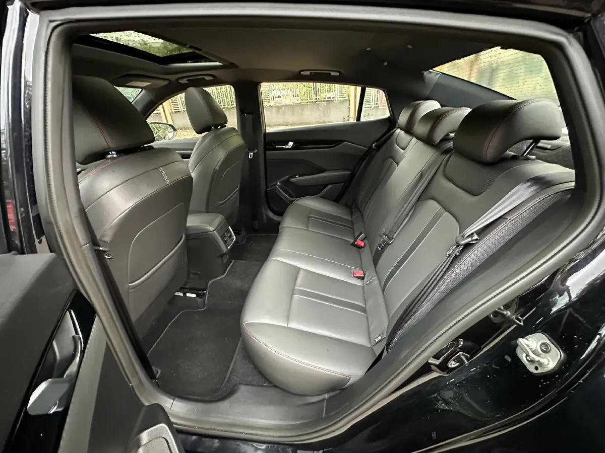 2020 DongFeng Aeolus YiXuan 1.5T 150HP L4 6DCT,autocango,china used car exporter,china ev exporter,chinese used car exporter,chinese used ev exporter