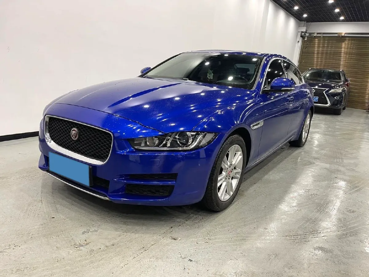 2019 HongQi H7 2.0T 204HP L4 6AT,autocango,china used car exporter,china ev exporter,chinese used car exporter,chinese used ev exporter