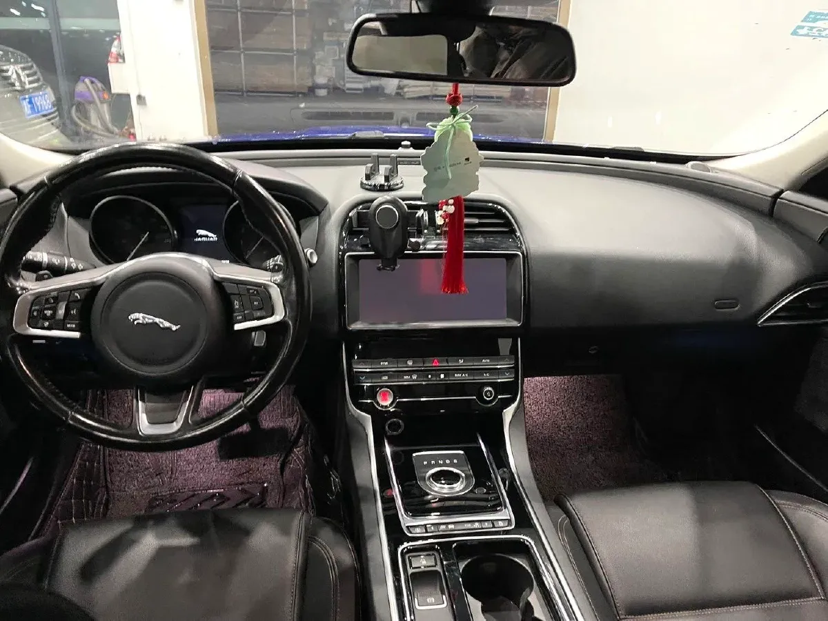 2019 HongQi H7 2.0T 204HP L4 6AT,autocango,china used car exporter,china ev exporter,chinese used car exporter,chinese used ev exporter