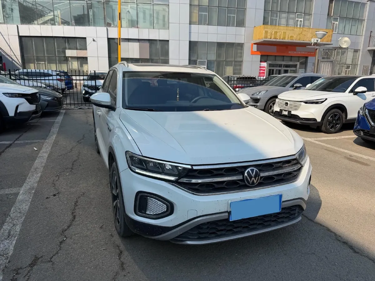 2023 Volkswagen T-Roc 1.4T 150HP L4 7DCT,autocango,china used car exporter,china ev exporter,chinese used car exporter,chinese used ev exporter