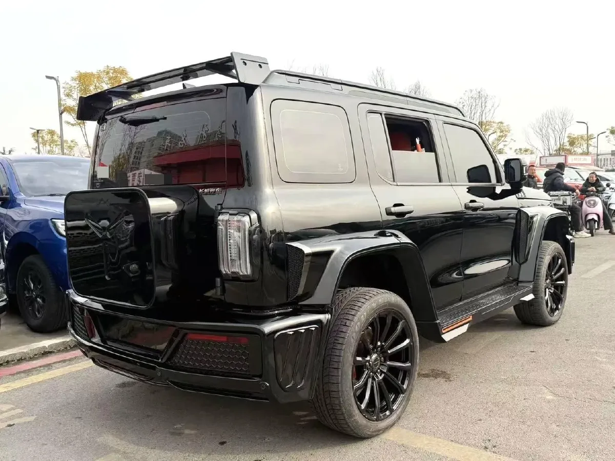 2023 Cyberspace 300 2.0T 227HP L4 8AT,autocango,china used car exporter,china ev exporter,chinese used car exporter,chinese used ev exporter