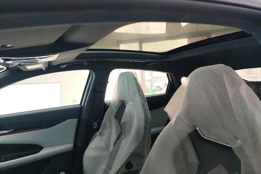 2024 ChangAn UNI-V iDD 1.5L 110HP L4 E-CVT PHEV 18.99KWH,autocango,china used car exporter,china ev exporter,chinese used car exporter,chinese used ev exporter