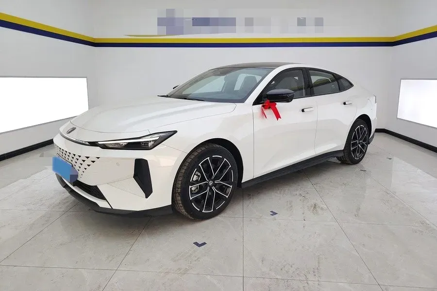 2024 ChangAn UNI-V iDD 1.5L 110HP L4 E-CVT PHEV 18.99KWH,autocango,china used car exporter,china ev exporter,chinese used car exporter,chinese used ev exporter