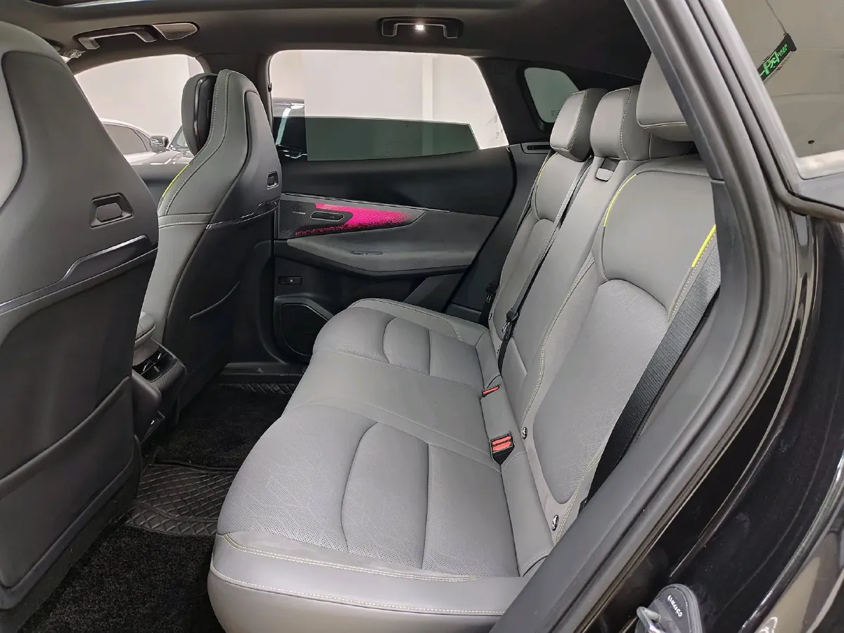 2025 LYNK&CO 08 EM-P 1.5T 163HP L4 3DHT PHEV 21.2KWH,autocango,china used car exporter,china ev exporter,chinese used car exporter,chinese used ev exporter