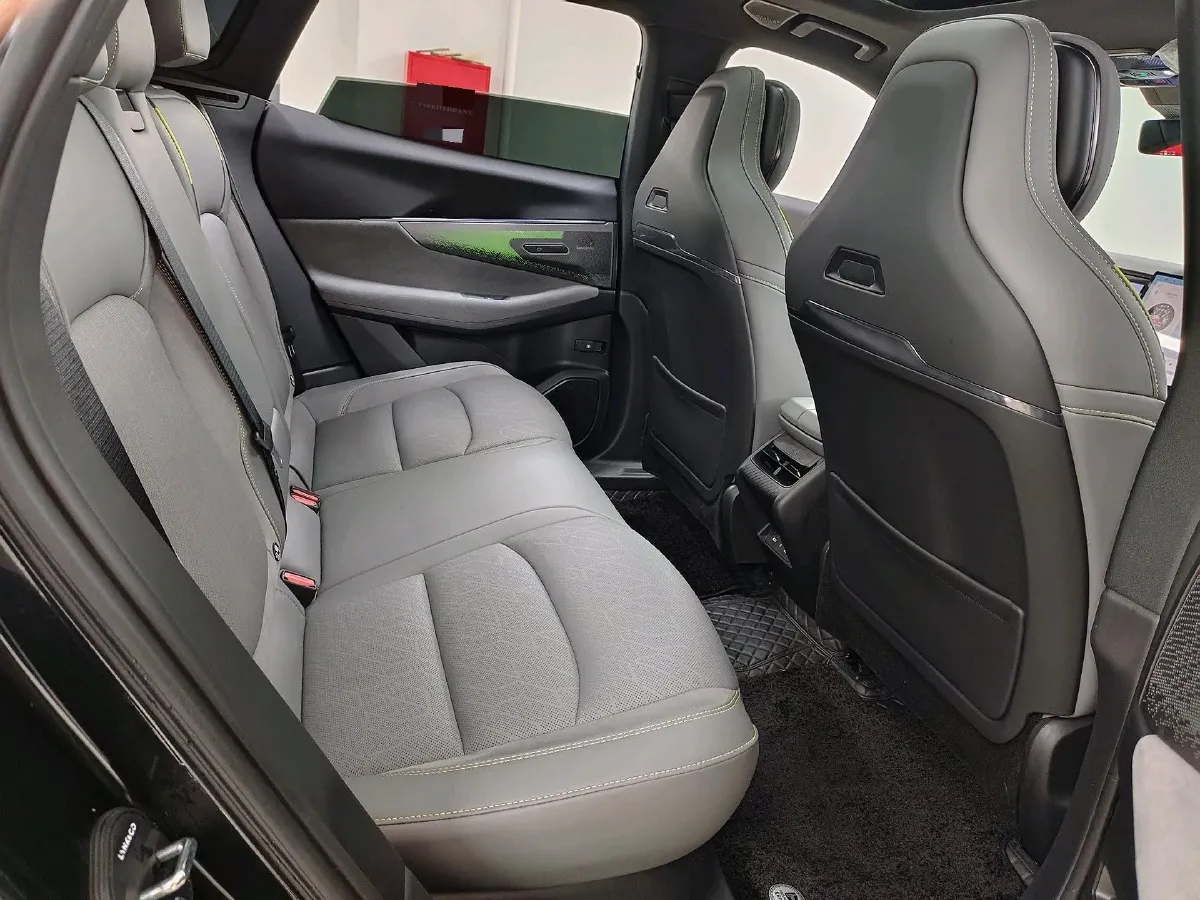 2025 LYNK&CO 08 EM-P 1.5T 163HP L4 3DHT PHEV 21.2KWH,autocango,china used car exporter,china ev exporter,chinese used car exporter,chinese used ev exporter