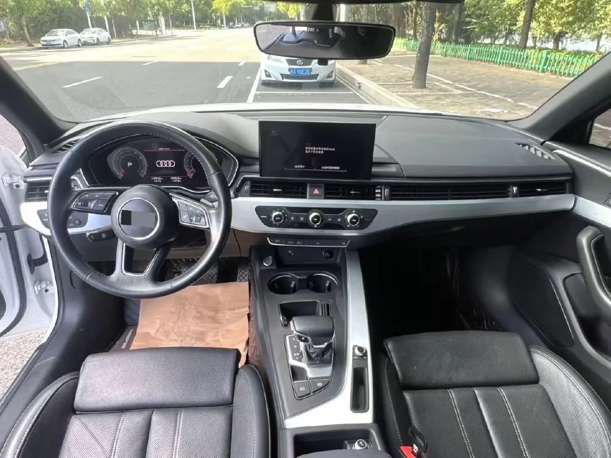 2020 Audi A4L 2.0T 190HP L4 7DCT,autocango,china used car exporter,china ev exporter,chinese used car exporter,chinese used ev exporter