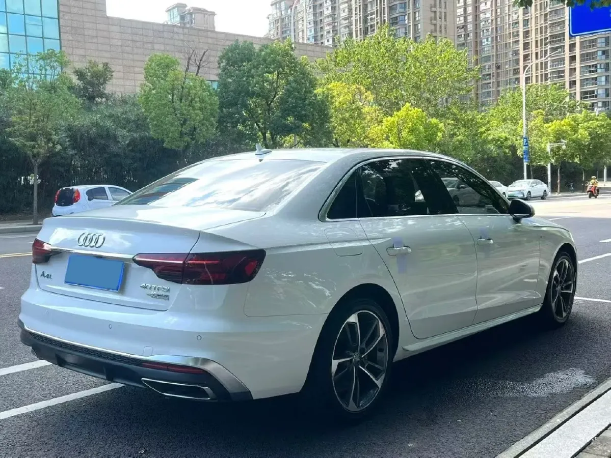 2020 Audi A4L 2.0T 190HP L4 7DCT,autocango,china used car exporter,china ev exporter,chinese used car exporter,chinese used ev exporter