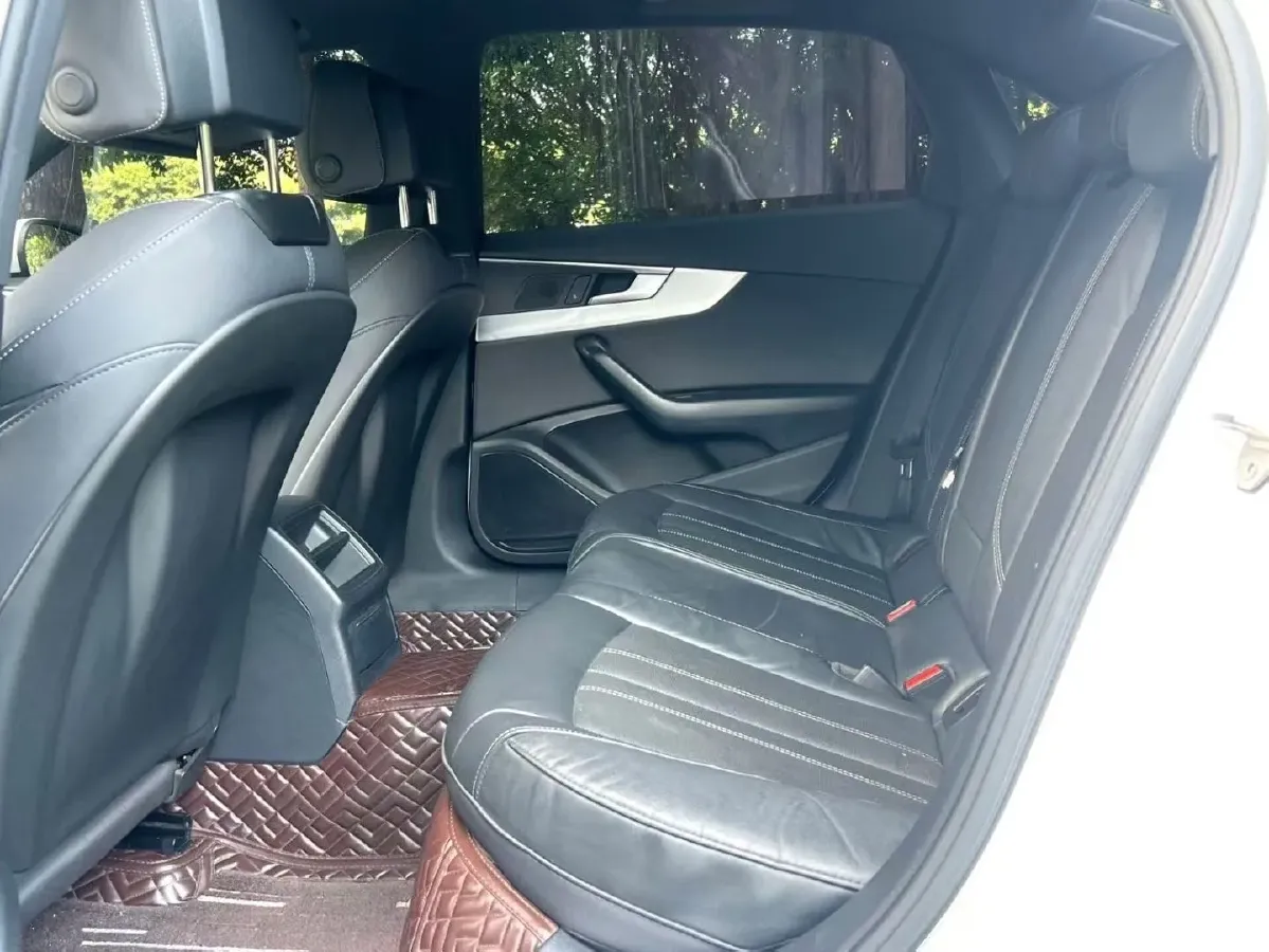 2020 Audi A4L 2.0T 190HP L4 7DCT,autocango,china used car exporter,china ev exporter,chinese used car exporter,chinese used ev exporter