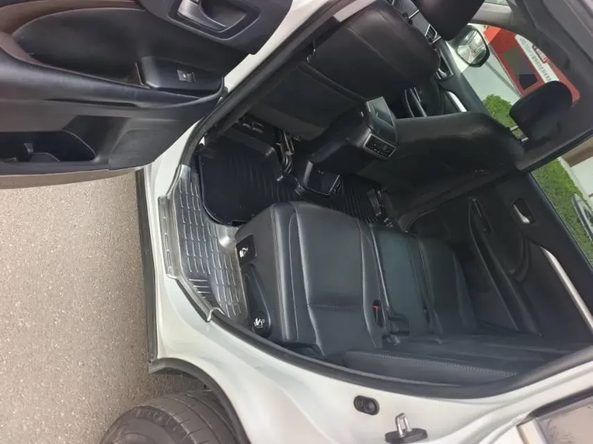 2018 Jeep Grand Commander 2.0T 265HP L4 9AT,autocango,china used car exporter,china ev exporter,chinese used car exporter,chinese used ev exporter