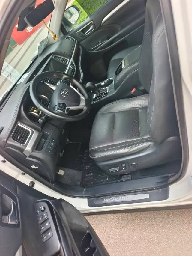 2018 Jeep Grand Commander 2.0T 265HP L4 9AT,autocango,china used car exporter,china ev exporter,chinese used car exporter,chinese used ev exporter