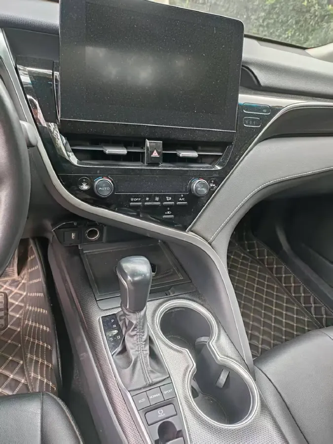 2021 Toyota Camry 2.5L 209HP L4 8AT,autocango,china used car exporter,china ev exporter,chinese used car exporter,chinese used ev exporter