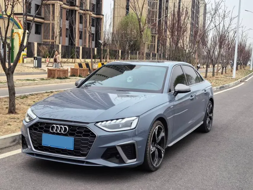 2022 Audi A4L 2.0T 190HP L4 7DCT,autocango,china used car exporter,china ev exporter,chinese used car exporter,chinese used ev exporter