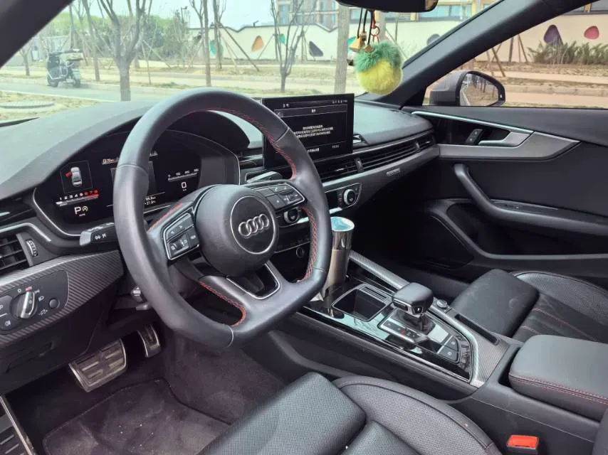 2022 Audi A4L 2.0T 190HP L4 7DCT,autocango,china used car exporter,china ev exporter,chinese used car exporter,chinese used ev exporter