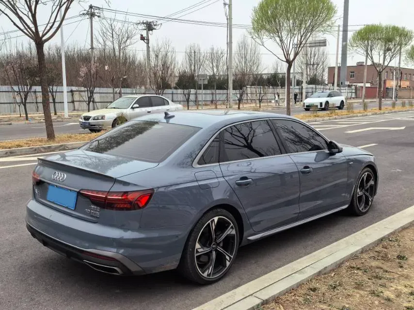 2022 Audi A4L 2.0T 190HP L4 7DCT,autocango,china used car exporter,china ev exporter,chinese used car exporter,chinese used ev exporter