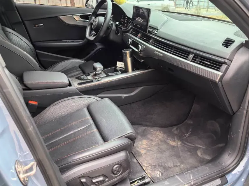 2022 Audi A4L 2.0T 190HP L4 7DCT,autocango,china used car exporter,china ev exporter,chinese used car exporter,chinese used ev exporter