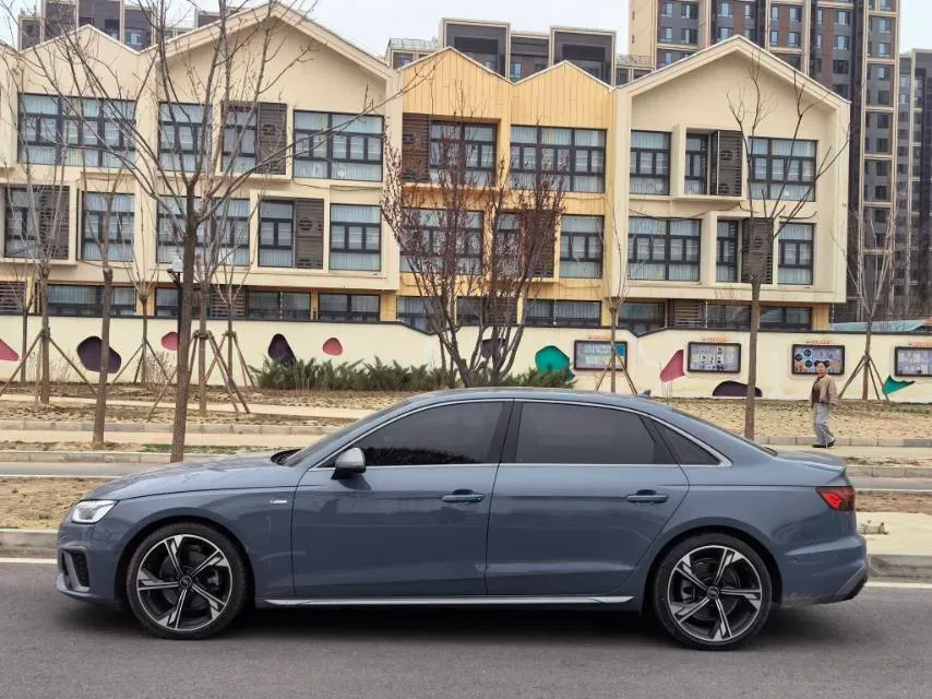 2022 Audi A4L 2.0T 190HP L4 7DCT,autocango,china used car exporter,china ev exporter,chinese used car exporter,chinese used ev exporter