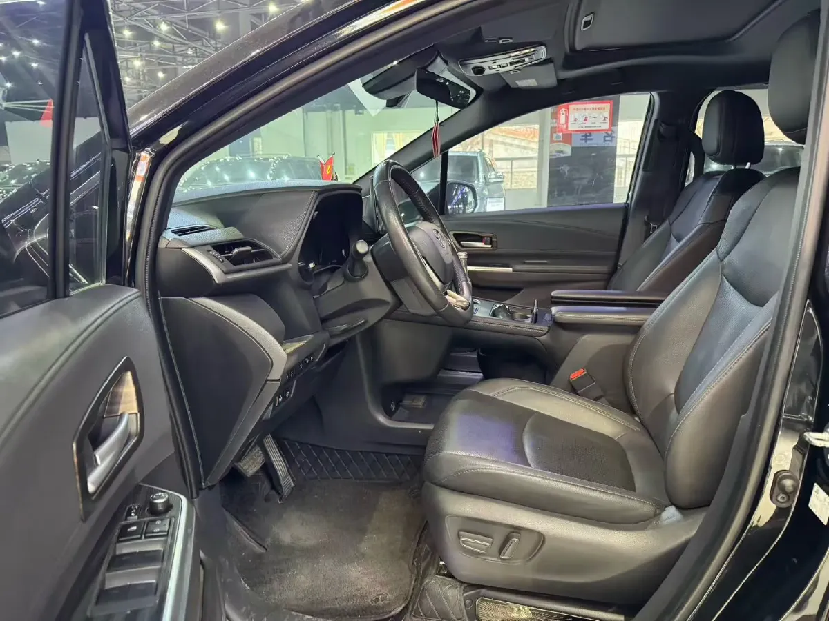 2024 Toyota Sienna 2.5L 189HP L4 E-CVT Hybrid,autocango,china used car exporter,china ev exporter,chinese used car exporter,chinese used ev exporter