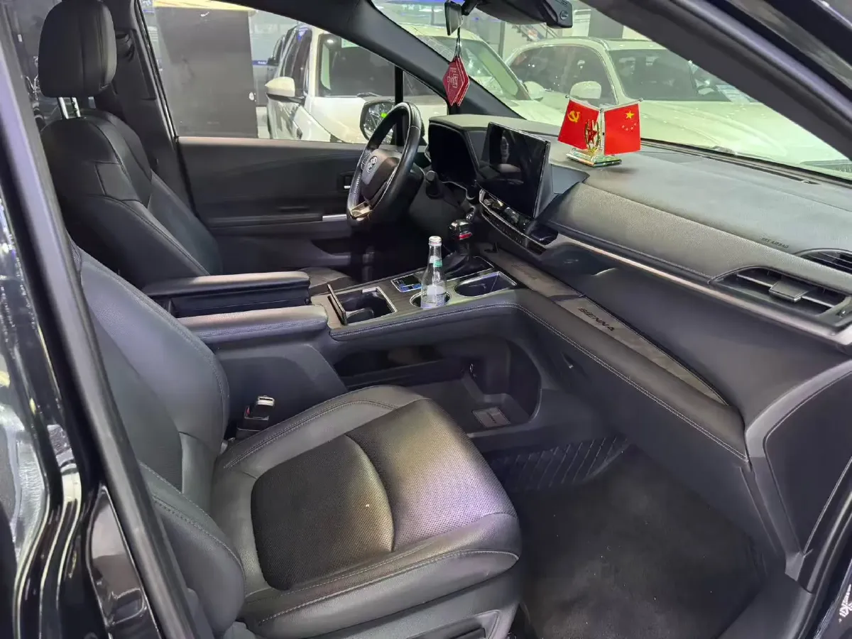 2024 Toyota Sienna 2.5L 189HP L4 E-CVT Hybrid,autocango,china used car exporter,china ev exporter,chinese used car exporter,chinese used ev exporter