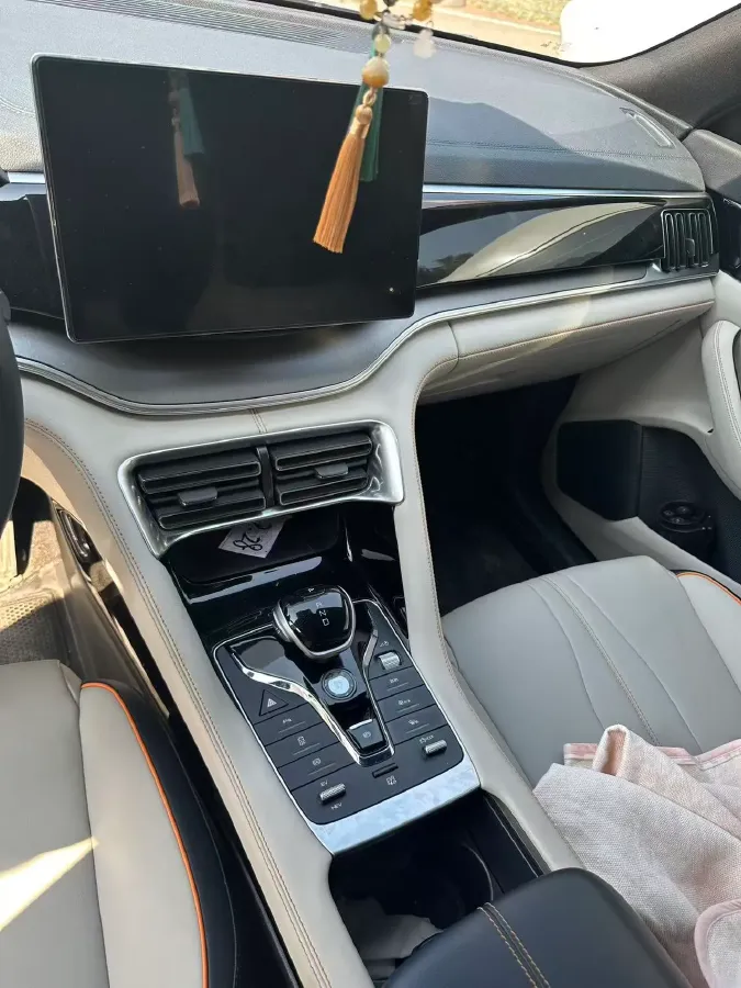 2022 Geely JiaJi 1.5T 177HP L3 7DCT PHEV 15.5KWH,autocango,china used car exporter,china ev exporter,chinese used car exporter,chinese used ev exporter